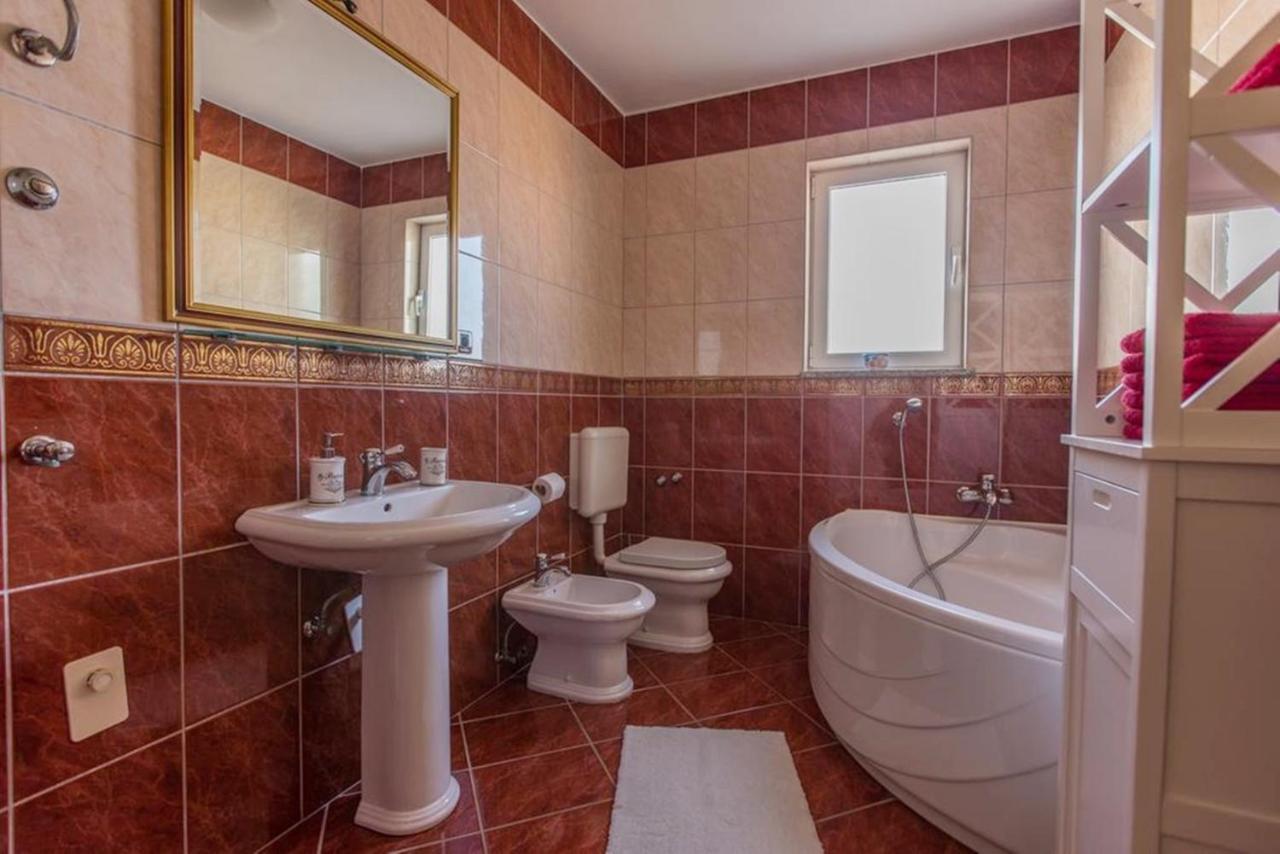 Guest House Casa Mia - Rooms & Apartments Rovinj Exterior photo